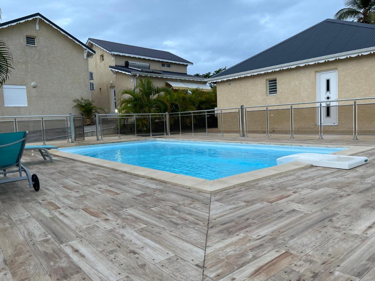 Les Villas Sarah Le Moule Exteriör bild